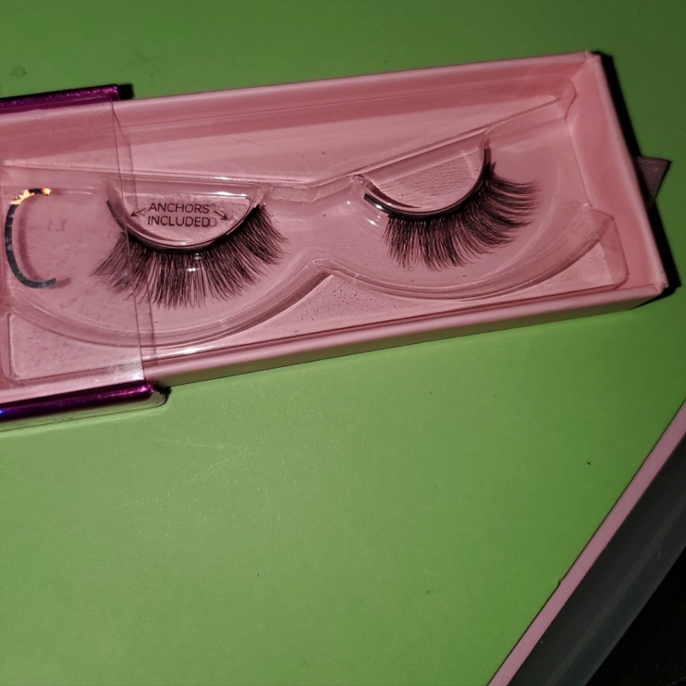 Glamnetic eyelashes still in box